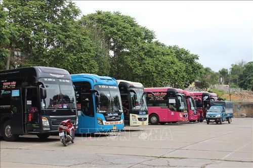 Hòa Bình, Sơn La tạm dừng hoạt động một số loại hình dịch vụ và vận tải