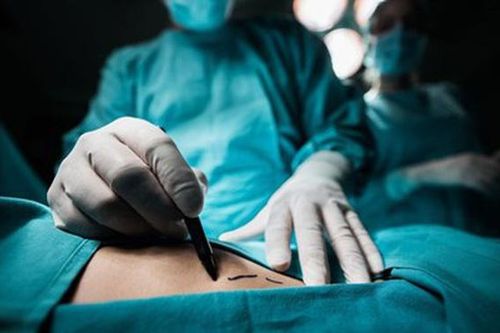 Nâng mông ở bác sĩ 'rởm', người phụ nữ đột ngột qua đời