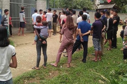Nghi án chồng dùng dao sát hại vợ trên giường ngủ