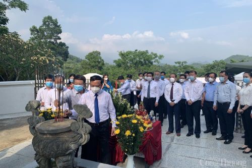 Bộ Công Thương tổ chức chuyến đi 'Về nguồn' nhân kỷ niệm 70 năm ngày truyền thống