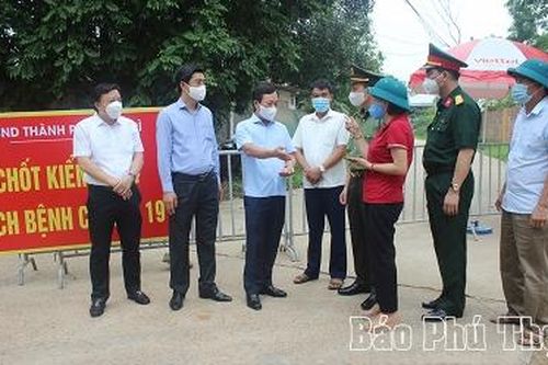 Chủ tịch UBND tỉnh kiểm tra công tác phòng chống dịch
