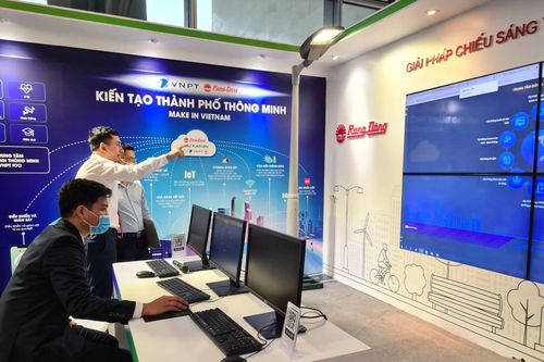 Chuyển đổi số: Nhìn từ 'hiện tượng Rạng Đông'