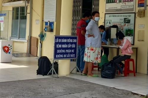 Người dân đồng lòng cùng bệnh viện chống dịch COVID-19