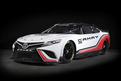 Toyota Camry phiên bản đường đua mạnh 670 mã lực