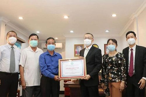 Đại sứ quán Việt Nam tại Campuchia tích cực phòng chống Covid-19