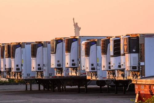 New York vẫn lưu trữ hơn 700 thi thể nạn nhân Covid-19 từ đỉnh dịch năm 2020 trong xe đông lạnh