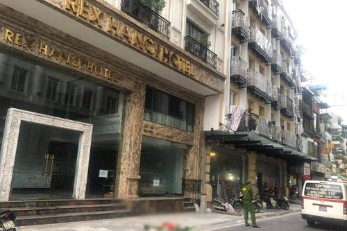 Hà Nội: Người đàn ông nhảy từ nóc khách sạn 11 tầng xuống đất tử vong