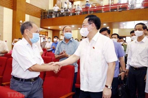 Chủ tịch Quốc hội Vương Đình Huệ tiếp xúc cử tri thành phố Hải Phòng