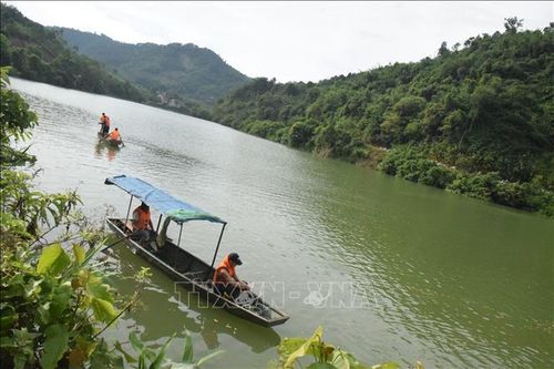 Lật thuyền trên sông Chảy: 1 người thiệt mạng, 8 người kịp bơi vào bờ