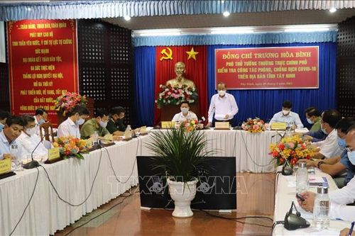 Phó Thủ tướng Trương Hòa Bình kiểm tra công tác phòng, chống dịch COVID-19 tại Tây Ninh