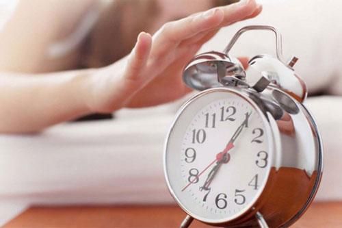 7 thói quen vào buổi sáng gây hại nặng nề cho sức khỏe