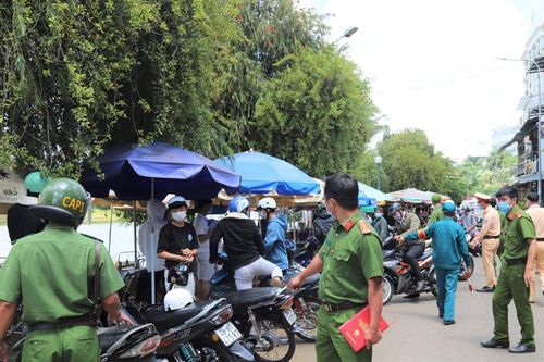 Siết chặt phòng chống Covid-19 nơi công cộng