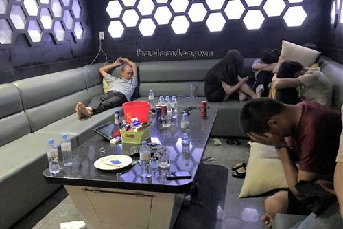 Phạt hành chính chủ quán karaoke mở cửa hoạt động bất chấp lệnh cấm