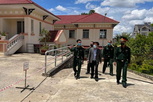 Ông Phan Văn Đa - Phó Chủ tịch UBND tỉnh kiểm tra công tác phòng chống dịch tại Đà Lạt, Lạc Dương, Đơn Dương
