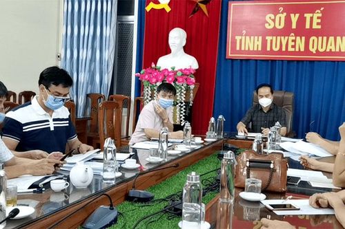 Họp khẩn trong đêm khi phát hiện 5 ca nghi nhiễm Covid-19