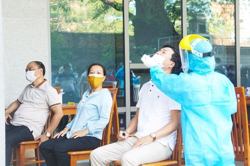 Giám đốc sở là F1, Đà Nẵng lấy mẫu xét nghiệm gần 1.400 người liên quan