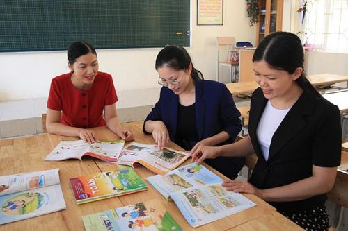 Chọn sách giáo khoa lớp 2, lớp 6 - Vì quyền lợi của học sinh