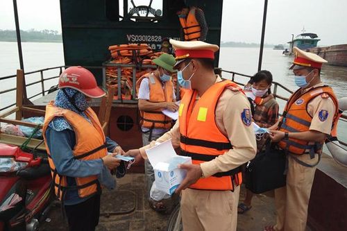 Tổ chức tuyên truyền phòng, chống dịch Covid-19 trên các tuyến đường thủy qua Thủ đô