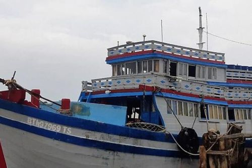 Cà Mau: Phát hiện 2 người nhập cảnh trái phép trên tàu cá