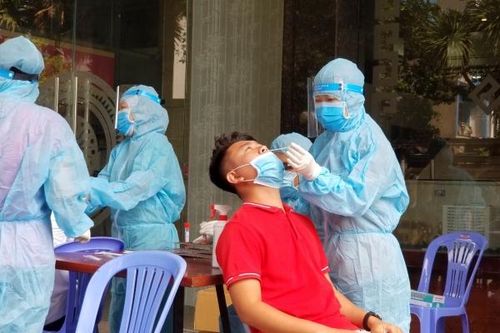 TP.HCM: Khẩn trương tìm người đi trên 2 chuyến bay, 1 chuyến xe và có mặt tại 22 nhà hàng, khách sạn