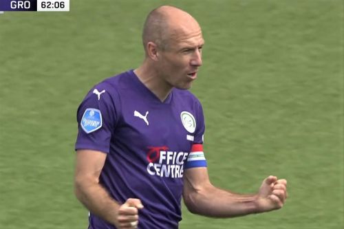 Robben lập cú đúp kiến tạo trong 10 phút