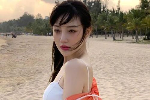 Lý Tiểu Lộ có bạn trai mới?