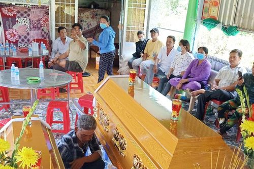 Hai chị em tử vong sau khi ăn cháo