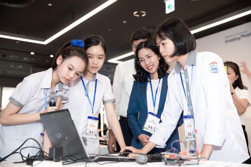 Cuộc thi sáng tạo công nghệ Solve For Tomorrow trở lại