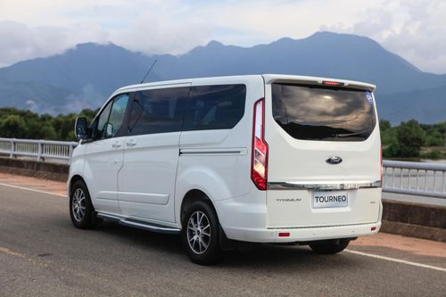 Ford Tourneo bị dừng sản xuất tại Việt Nam