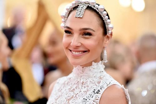 Gal Gadot từng bị đạo diễn 'The Avengers' uy hiếp