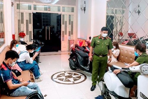 Hải Phòng phát hiện quán karaoke hoạt động lén lút giữa mùa dịch