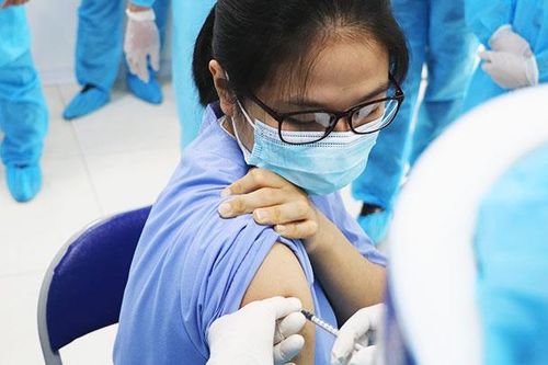 Có thêm hơn 30 nghìn người được tiêm chủng vaccine phòng Covid-19