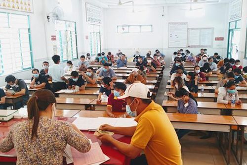 Tạm dừng tổ chức sát hạch lái xe để phòng Covid-19