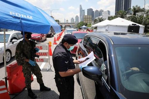 Malaysia ban bố lệnh hạn chế di chuyển trên toàn quốc