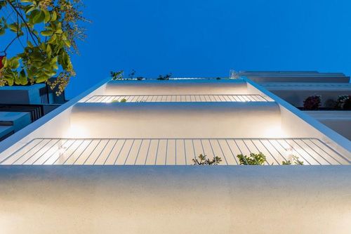 Nhà Sài Gòn trắng muốt đẹp như tranh 'nổi bần bật' trên báo Mỹ