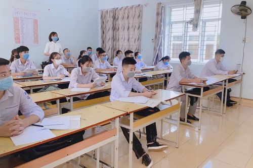 Thực hiện 'nhiệm vụ kép' đảm bảo chất lượng tốt nghiệp THPT