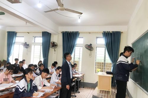 Hà Tĩnh: Giáo viên, học sinh 'nước rút' ôn luyện