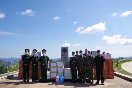 Điện Biên: Hỗ trợ vật tư y tế, lương thực cho 2 tỉnh Bắc Lào chống dịch Covid-19