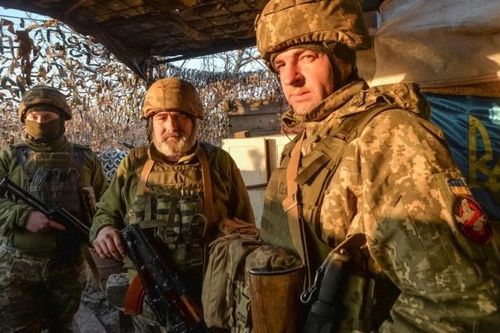 DW: Nga rút quân khỏi biên giới với Ukraine chỉ là chiêu trò, nguy cơ leo thang xung đột chưa mất đi