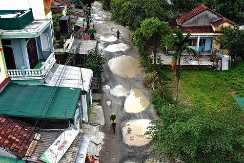 Cao tốc Đà Nẵng - Quảng Ngãi: Nhà thầu 'chây ì' không hoàn trả 7 tuyến đường đã mượn để thi công dự án