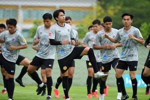 Cầu thủ Thái dính COVID-19, HLV Nishino tính lập đội mới dự vòng loại World Cup