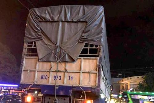 Bị cuốn vào gầm xe tải, người đàn ông tử vong tại chỗ
