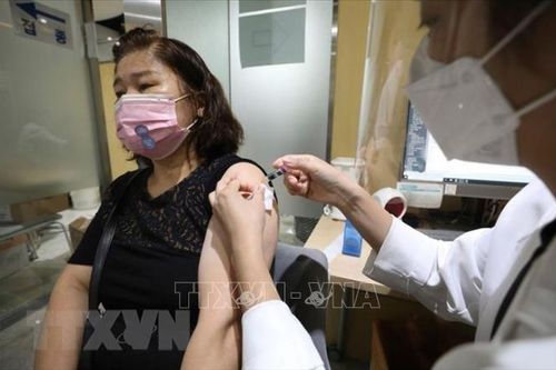 Indonesia công bố giá tiêm chủng tư nhân phòng COVID-19