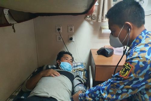Bạc Liêu: Kịp thời đưa một ngư dân đau ruột thừa vào bờ cấp cứu