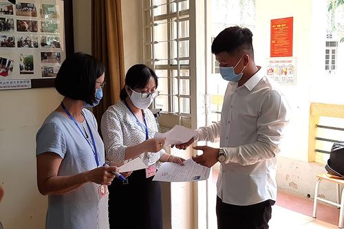 Thí sinh mắc COVID-19 không thể dự thi sẽ được đặc cách xét tốt nghiệp THPT