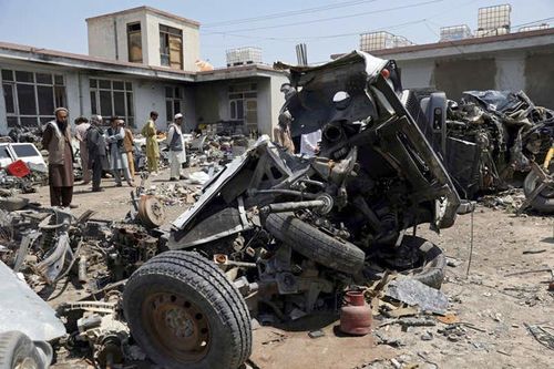 Hàng núi thiết bị quân sự Mỹ chất đống tại các bãi phế liệu ở Afghanistan