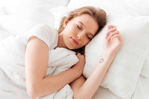 Được trả gần 35 triệu đồng để ngủ trưa trong 30 ngày