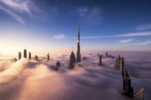 Dubai chìm trong màn sương mờ ảo tựa như 'thành phố trên mây'