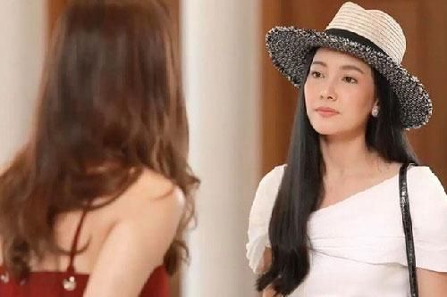 Bắt gặp chị dâu đi với người đàn ông khác, tôi gọi điện cho anh trai, nào ngờ nhận được câu trả lời lạnh sống lưng