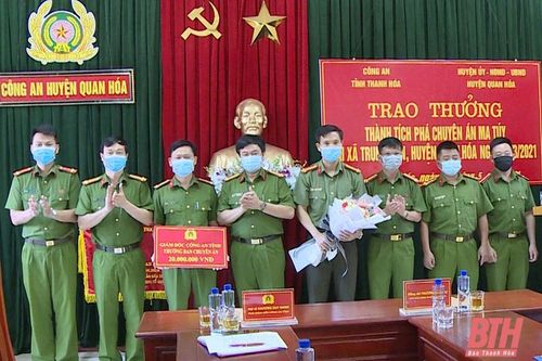 Khen thưởng Công an huyện Quan Hóa trong phòng, chống tội phạm ma túy